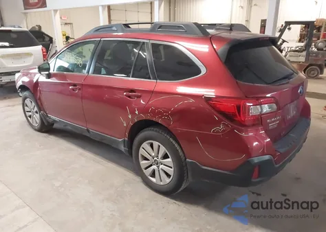 2018 Subaru Outback 2.5I Premium z USA, uszkodzony, nr VIN 4S4BSAHC2J3327471